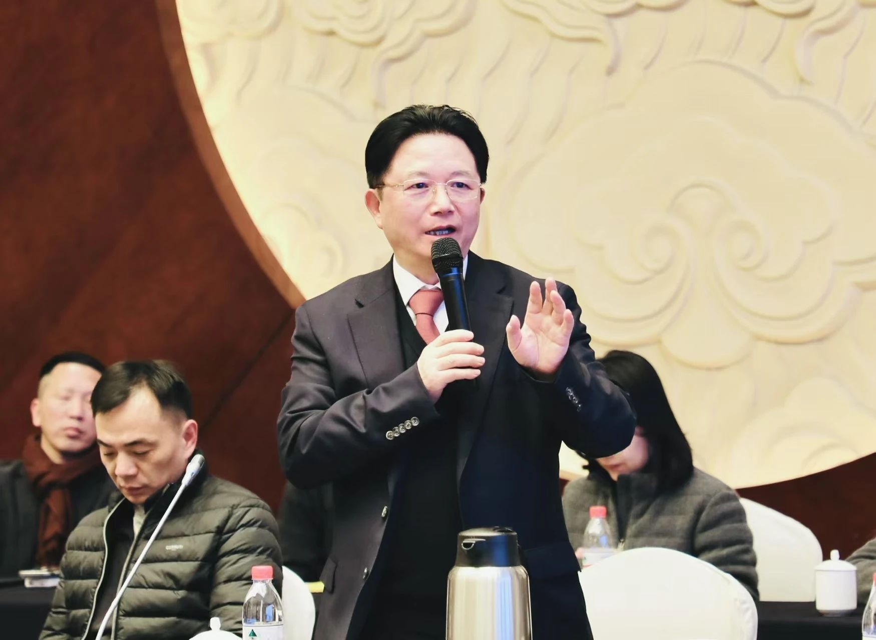扎根实业，点亮未来！通鼎集团董事长沈小平应邀出席2025（第十八届）苏商领袖年会